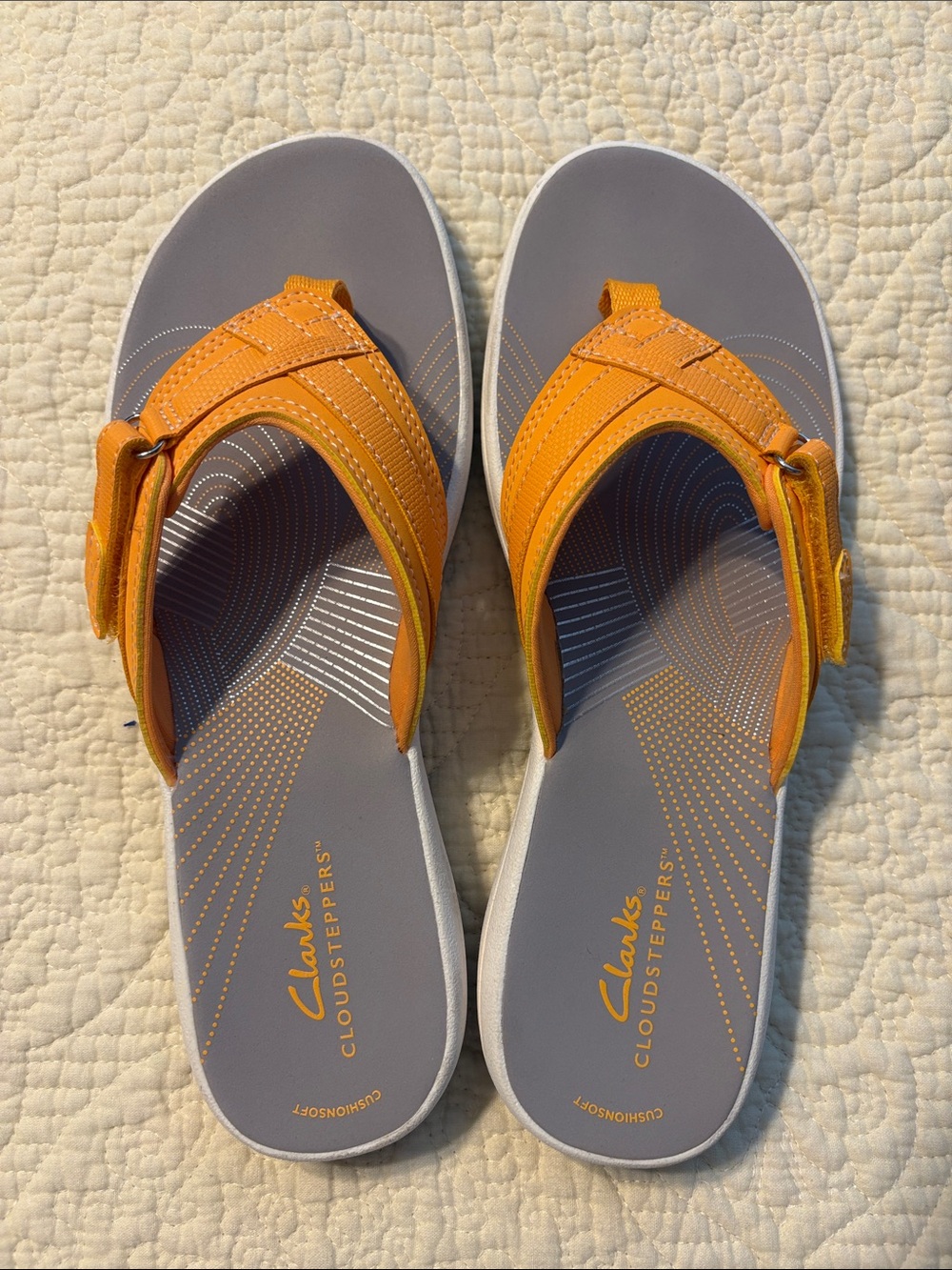 Clarks Orange and Gray Cloudsteppers Thong Sandals NWOT